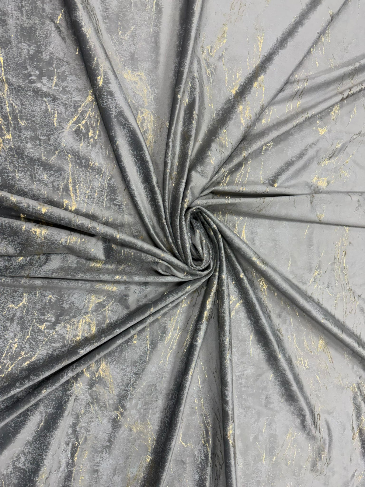 Set Draperii Catifea Gri cu Insertii Aurii Cu Tiv și Rejansă 3M-2.7h