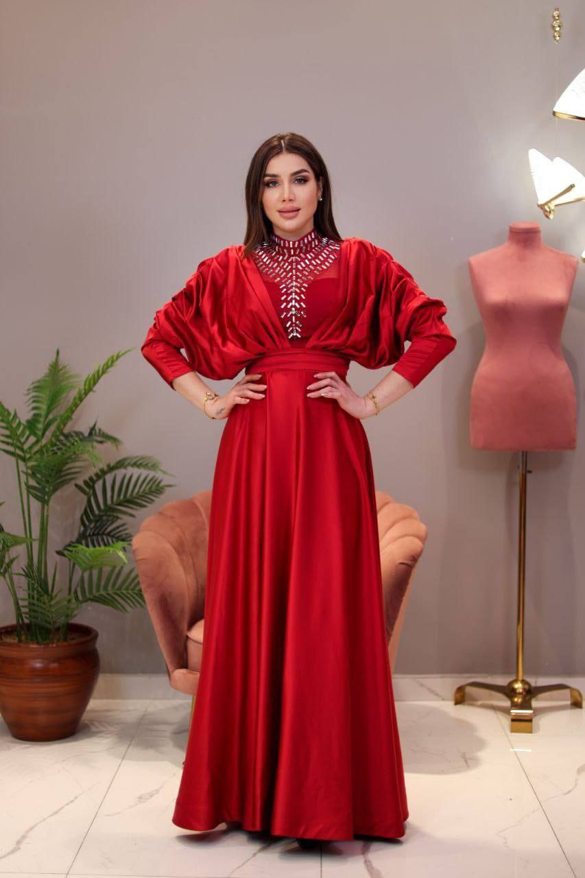 Rochie dama lunga rosie Mira cu maneci lungi si decolteu inalt FloraGvF