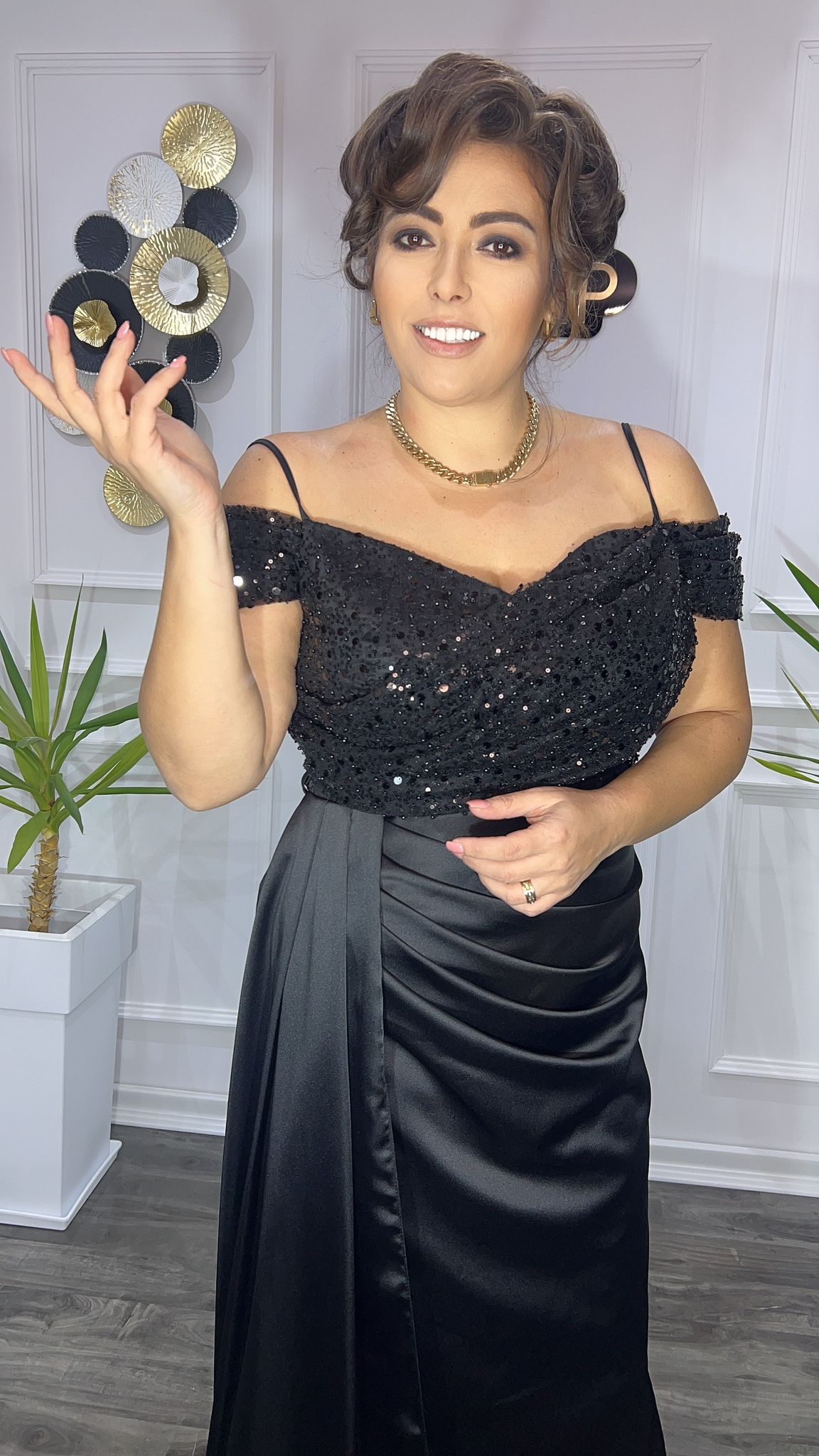 Rochie dama din satin cu trena și paiete în partea de sus Larissa FloraGvF