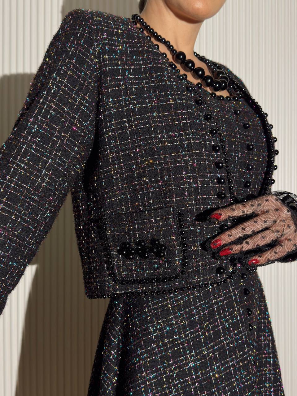 Compleu elegant din tweed cu perle negre și accente rafinate Fathima N003049