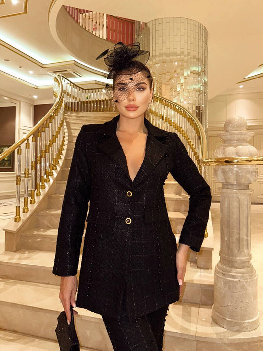 Costum Chrys Stofa Tweed Negru, Sacou si pantalon, accesorizat cu perle negre N003011