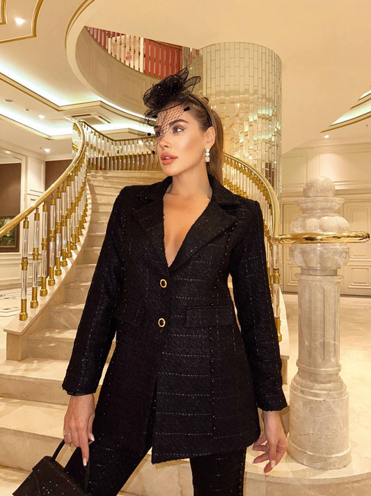 Costum Chrys Stofa Tweed Negru, Sacou si pantalon, accesorizat cu perle negre N003011