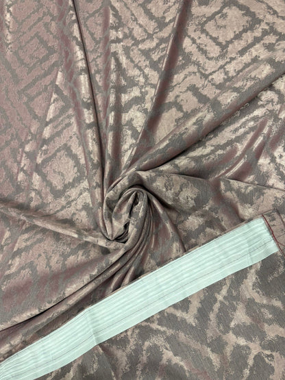 Set Draperii Maro Gata Cusute cu Tiv si Rejansă, 3M x 2.7 h Model Labirint