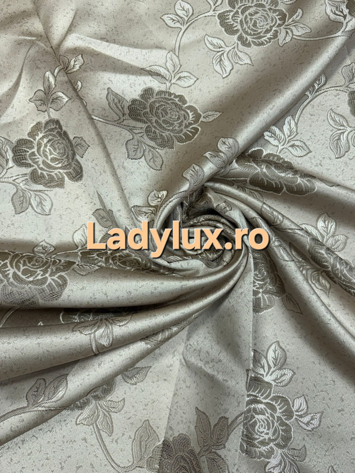 Set Draperii Maro Gata Cusute cu Tiv si Rejansă, 3M x 2.7 h Model Trandafir