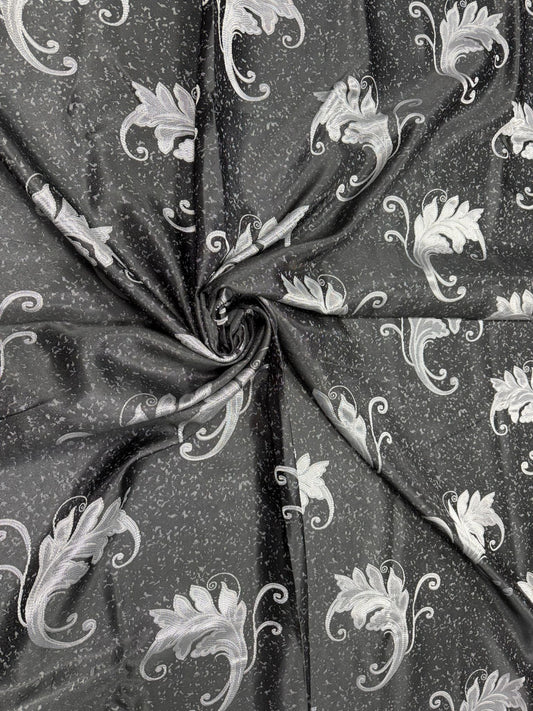 Set Draperii Negru Frunza Gata Cusute cu Tiv si Rejansă, 3M x 2.7 h Model Frunza