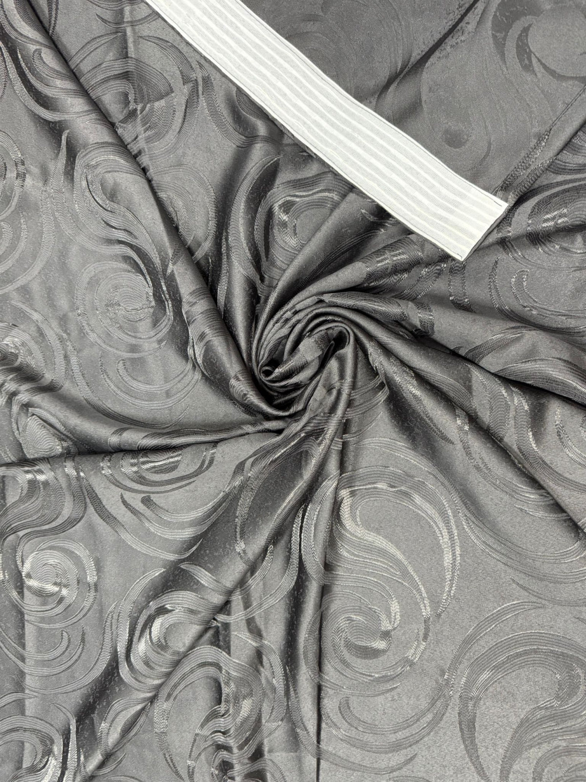 Set Draperii Negru  Gata Cusute cu Tiv si Rejansă, 3M x 2.7 h Model Spirala