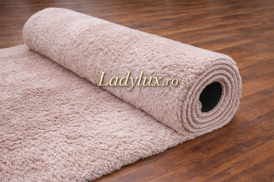 Traversă/Covor la Metru Liniar 200 cm Latime tip Blăniță Roz Pudra, imitație blană de iepuraș, antiderapantă, moale și pufoasă, pentru hol și dormitor
